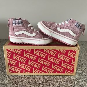 Vans Sk8-Hi MTE in pink in baby/toddler size 5